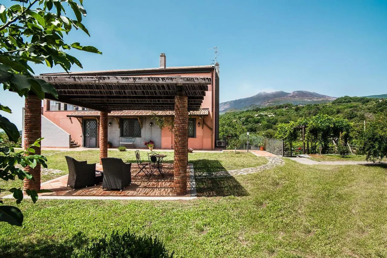 Nake Residenza Artistica Villa Sant'Alfio 0*,  Italy